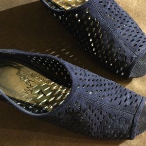 impo  BLUE Wedge Sandals. SIZE: 7